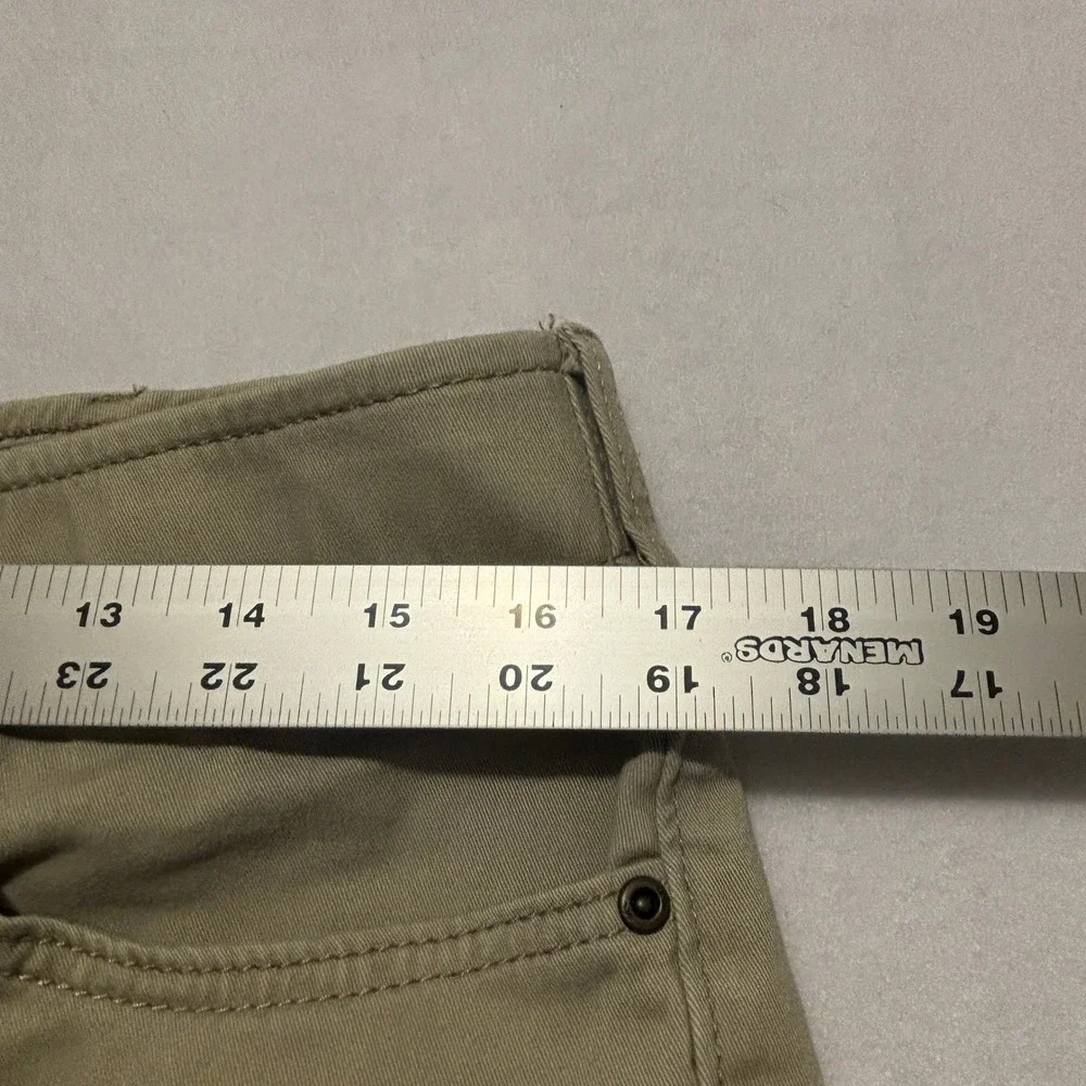Lee Extreme Motion MVP Mens 34x32 Khaki Straight Tapered Leg Pants